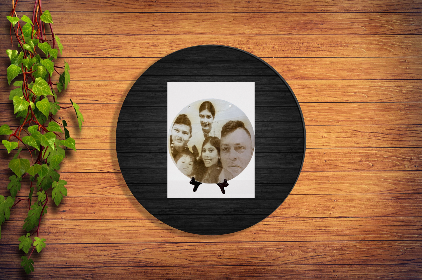 Round Engraved Wooden 250mm
